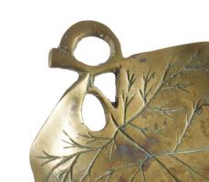 Bronz levél alakú tálka, 20x17 cm