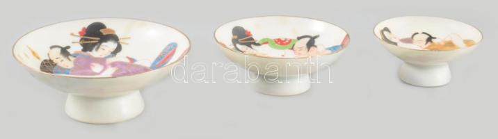 Kutani ware esküvői szakés csésze szett, 3 darab. Japán, feltehetően Taisho korszak (1912-1926), kéz...
