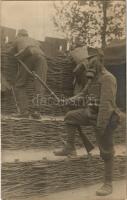 Első világháború, katonák gázmaszkban / WWI military, soldiers in gas masks. photo