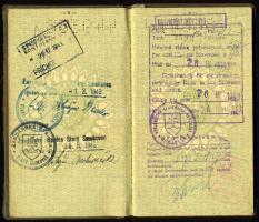 1943 Bp., a Magyar Királyság által kiállított fényképes útlevél, csehszlovák vízumokkal, kissé visel...