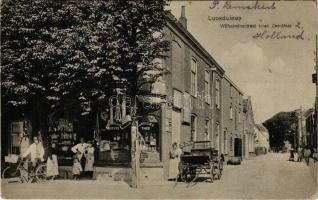 Loosduinen, Wilhelminastraat hoek Zeestraat / street view, shops (EK)