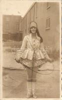 Circus girl photo (EK)