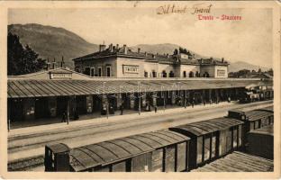 Trento, Trient (Südtirol); Stazione / railway station, restaurant, locomotive