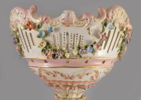 Aufsatz - Asztalközép Meissen, ca 1910. Ritzenhoff and Becker. Kézzel festett, jelzett, minimális le...
