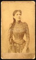1892 Hosszú hajú fiatal hölgy portréja, vizitkártya Podleszny András kassai műterméből, a hátoldalon...