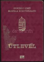 2010 Útlevél thaiföldi ragasztott vízummal