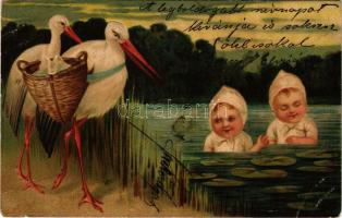 1905 Gólyák babákkal / Storks with babies art postcard. Emb. litho (kis szakadás / small tear)