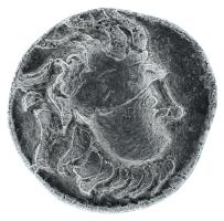 Kelták Kr.e. 300-200 k. Drachma Ag (2,97g) T:XF 
Celts cca. 300-200 BC Drachma Ag "Stylized he...