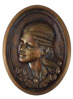 Cyránski (Cziránszki) Mária (1940-2018): Női portré falidísz. Bronz, jelzett, 25x19 cm