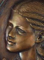 Cyránski (Cziránszki) Mária (1940-2018): Női portré falidísz. Bronz, jelzett, 25x19 cm