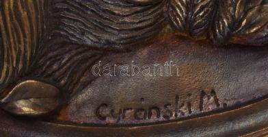 Cyránski (Cziránszki) Mária (1940-2018): Női portré falidísz. Bronz, jelzett, 25x19 cm
