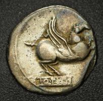 Róma, Köztársaság Kr.e. 90 / Denarius Ag (3,94g) T:XF,VF patina
Roman Republic 90 BC / Denarius Ag ...