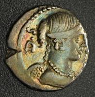 Róma, Köztársaság Kr.e. 46. Denarius Ag (4,10g) T:XF,VF
Roman Republic 46 BC Denarius Ag "[T C...