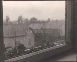 cca 1938 Szabó Lajos (Újpest): Koppan az eső, pecséttel jelzett vintage fotóművészeti alkotás, 24x30...