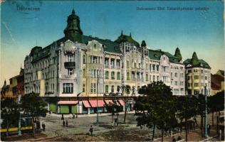 Debrecen, Debreczeni Első Takarékpénztár palotája, Kontsek Kornél üzlete, villamos. Vasúti levelezől...
