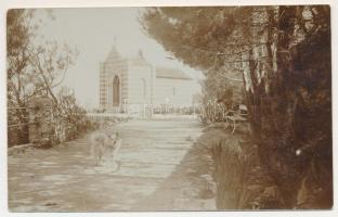1907 Veli Losinj, Lussingrande; Capella Leva / kápolna, kutya / chapel, dog. photo (EB)