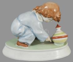 Zsolnay búgócsigás lány Terv: Sinkó. Kézzel festett, jelzett, 16x12 cm