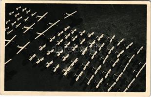 1936 Z cinnosti nasich vojenskych letcu. Silná krídla jsou nejlepsí zastitou republiky / Csehszlovák...