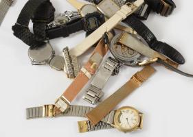 Zacskónyi óra, alkatrész, szíj tétel, közte Pulsar, Casio, stb