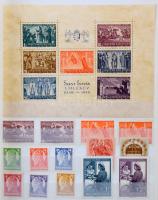 Képes magyar bélyegek összeállítása az 1930-as évektől az 1990-es évekig, benne teljes sorok, darabo...