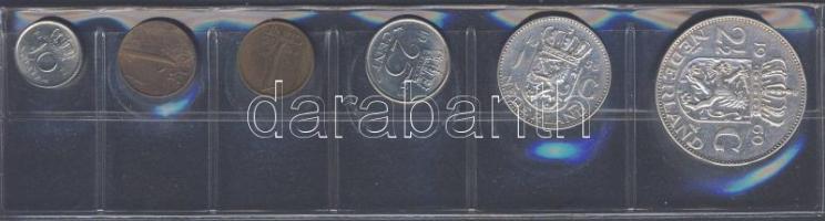 Hollandia 1960. 2 1/2G Ag "Julianna" T:3+ ph., 1955. 1G Ag T:2-/3+, 1965. 25c T:2, 1962. 1c Br T:3+/3, 1948. 1c Br T:3+/3, 1965. 10c T:2 Szettben