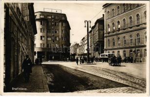 1931 Pozsony, Pressburg, Bratislava; Metropol kávéház, autóbusz, automobil / café, autobus, automobi...