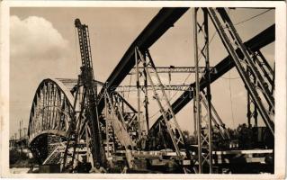 Gyékényes-Zákány. A robbantott Dráva híd helyreállítása, cölöpözés. 101. Vép. e. / WWII Hungarian mi...
