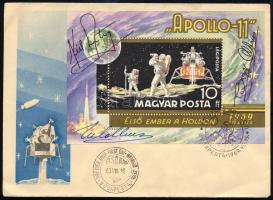 1969 Neil Armstrong (1930-2012), Michael Collins (1930- ), Buzz Aldrin (1930- ) amerikai űrhajósok a...