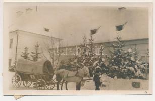 1917 Csíkszereda, Miercurea Ciuc; utcakép télen, szekér / street view, cart in winter. photo (ragasz...