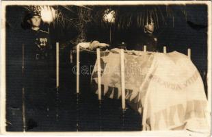 Funeral of Tomás Garrigue Masaryk, 1st President of Czechoslovakia, hearse. photo + "Smutek Ces...