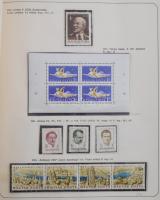 1945-1964 Magyar gyűjtemény sorokkal, 28 db blokkal csavaros előnyomott bélyegalbumban, filázva (333...