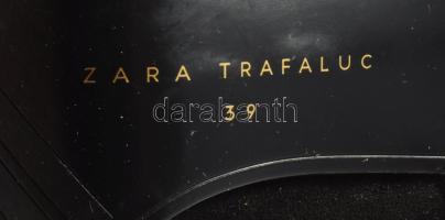 Zara Trafaluc 39-es méretű női bokacipő, jó állapotban