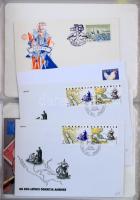 A/4 levélberakó benne magyar, jugoszláv, horvát, szlovén, albán stb FDC-k, levelek, alkalmi borítéko...