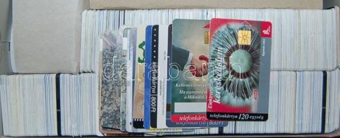 617 db magyar használt telefonkártya cipősdobozban