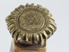 Pecsételő márvány markolattal, vésetlen, h: 10 cm