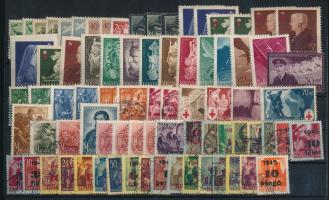 Magyar bélyegek teljes sorokkal az 1940-es évekből, stecklapon