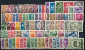 Magyar bélyegek teljes sorokkal az 1930-as, 1940-es évekből, stecklapon