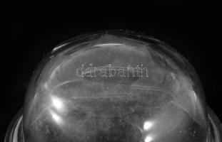 Fűszertartó üvegbetét, minimális pattogzással. Csiszolt d: 46 mm