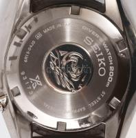 Grand Seiko automata karóra kis kopással, működik. Eredeti, jó állapotú kaucsuk szíjjal. d:42 mm