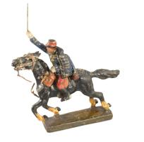 Antik rezinanyag huszár a lován figura, m: 14 cm