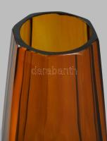 cca 1920 Moser stílusú lapra csiszolt váza, kis kopással, m: 15 cm