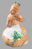 Mészáros Géza (1918-1987): Kislány békával. Jelzett, hibátlan, m: 17 cm