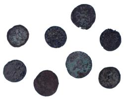 Római Birodalom vegyes III-IV. század 8db-os bronz érmetétel T:F-VG
Roman Empire mixed 3rd-4th cent...