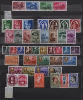 1945-1962 Tartalmas de hiányos gyűjtemény blokkok nélkül 12 vastag fekete lapos nagy berakó 20 oldal...