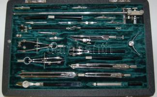 cca 1950 majdnem hiánytalan 28 db-os orosz körzőkészlet