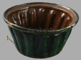 19. sz. második fele, Dél-Alföld, kuglófsütő, sérüléssel, d: 23 cm, m: 11 cm
