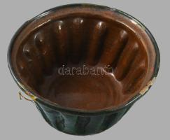 19. sz. második fele, Dél-Alföld, kuglófsütő, sérüléssel, d: 23 cm, m: 11 cm