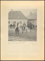 1931 Orphanides János (1876-1939): Budakeszi, szüreti lovasok. Fénynyomat, papír, jelzett, 13x11,5 c...