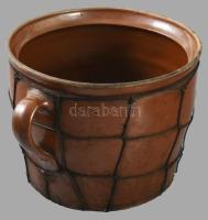 Fazék. 19. sz. második fele, drótozott javítással, m: 16 cm