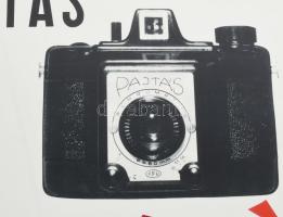 Müller Ilona (1929-2012): Pajtás, a legjobb pajtás, 1964. Fényképezőgép reklámplakát, papír, Terv Ny...